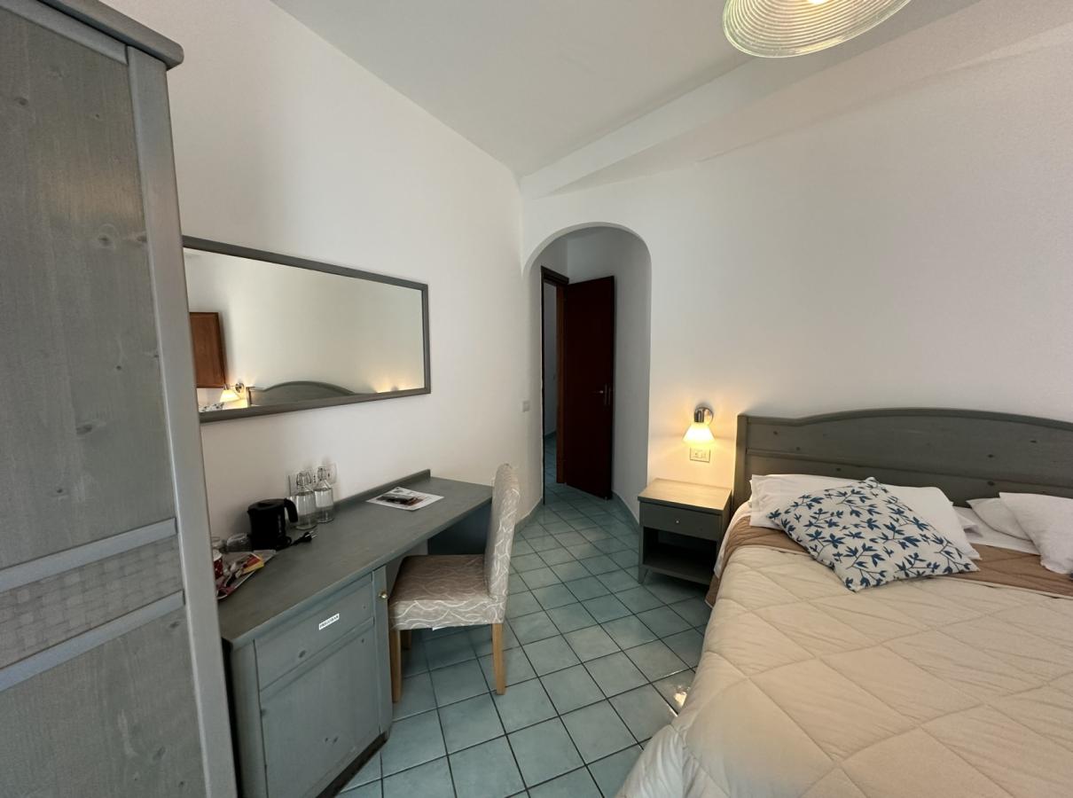 Camera Doppia con Vista Mare e Area Soggiorno - Room 10-2